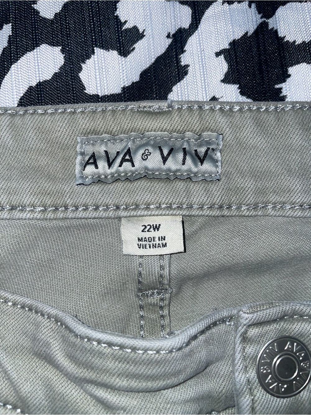 Jeans - Picture 7 of 8